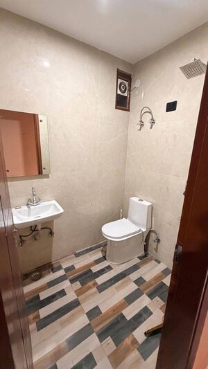 Bathroom in 1 BHK Builder Floor at Saket – for Rent