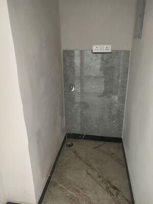 Bathroom in 1 BHK Apartment at Arawali Apartments, Sector 52 – for Rent