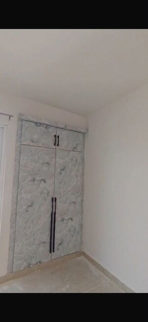Furnished Amenities in 3 BHK Apartment at Rishita Mulberry Heights, Sushant Golf City – for Rent