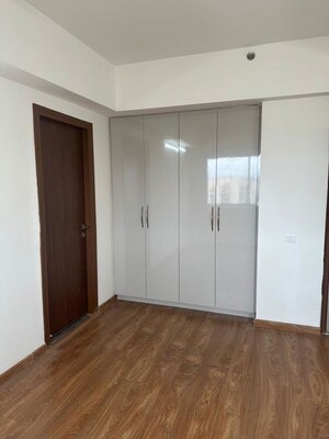 Room in 2 BHK Apartment at Godrej Air Sector 85, Sector 85 – for Rent