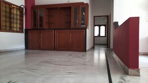 Room in 3 BHK Apartment at Kondapur – for Rent