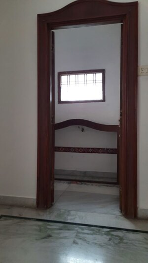 Room in 3 BHK Apartment at Kondapur – for Rent