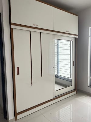 Room in 3 BHK Apartment at Goel Ganga Altus, Kharadi – for Rent