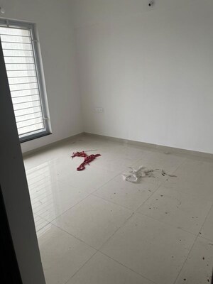 Room in 3 BHK Apartment at Goel Ganga Altus, Kharadi – for Rent