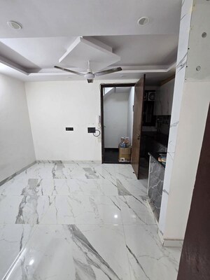 Room in 1 BHK Builder Floor at Saket – for Rent