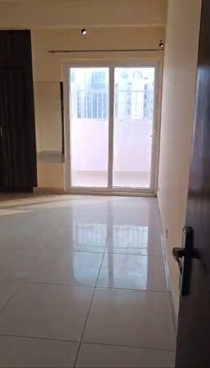 Bathroom in 3 BHK Apartment at Ajnara Grand Heritage, Sector 74 – for Rent