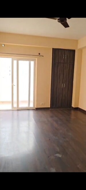 Room in 3 BHK Apartment at Ajnara Grand Heritage, Sector 74 – for Rent