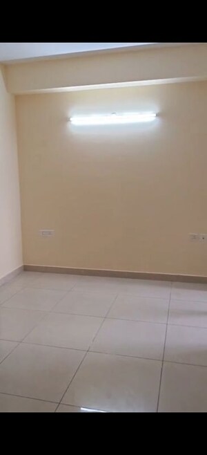 Room in 3 BHK Apartment at Ajnara Grand Heritage, Sector 74 – for Rent