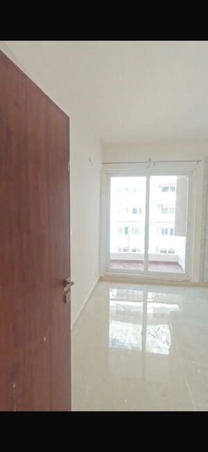Room in 3 BHK Apartment at Rishita Mulberry Heights, Sushant Golf City – for Rent