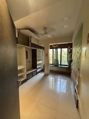 Room in 2 BHK Apartment at Andheri East – for Rent