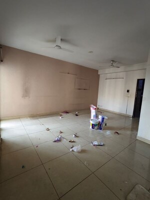 Room in 3 BHK Apartment at Ajnara Grand Heritage, Sector 74 – for Rent