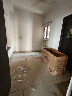 Room in 3 BHK Apartment at Ajnara Grand Heritage, Sector 74 – for Rent