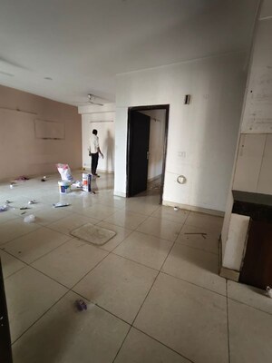 Room in 3 BHK Apartment at Ajnara Grand Heritage, Sector 74 – for Rent
