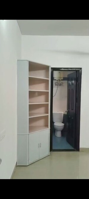Furnished Amenities in 3.5 BHK Apartment at Omaxe The Nile, Sector 49 – for Sale