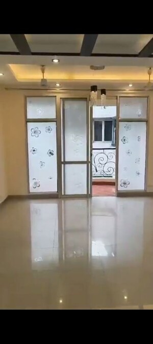 Floor Plan in 3.5 BHK Apartment at Omaxe The Nile, Sector 49 – for Sale