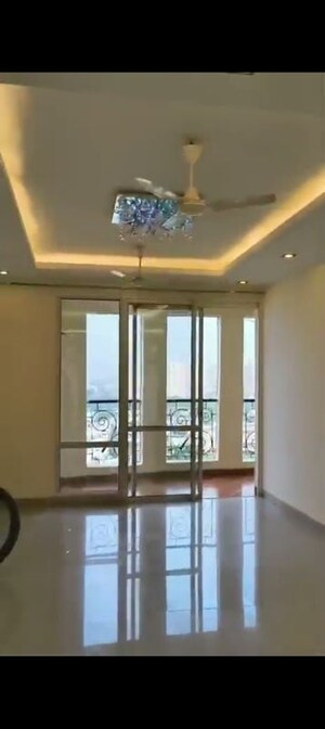 Room in 3.5 BHK Apartment at Omaxe The Nile, Sector 49 – for Sale