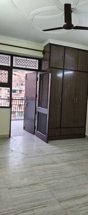 Room in 3 BHK Apartment at Dwarka – for Rent