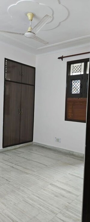 Room in 3 BHK Apartment at Dwarka – for Rent