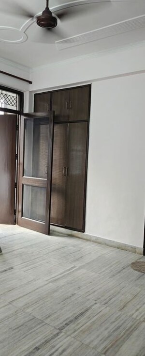 Room in 3 BHK Apartment at Dwarka – for Rent