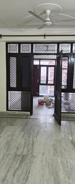 Room in 3 BHK Apartment at Dwarka – for Rent