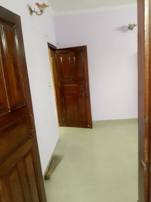 Room in 3.5 BHK Builder Floor at Spring Field, Sector 31 – for Rent
