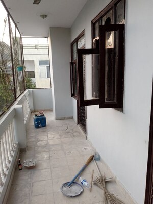 Balcony in 3.5 BHK Builder Floor at Spring Field, Sector 31 – for Rent