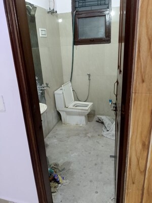 Bathroom in 3.5 BHK Builder Floor at Spring Field, Sector 31 – for Rent