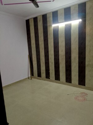 Room in 3.5 BHK Builder Floor at Spring Field, Sector 31 – for Rent