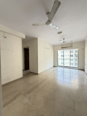 Room in 2 BHK Apartment at Narang Rozanne by Courtyard, Pokhran Road No Two – for Rent