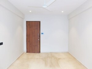 2 BHK Apartment For Sale in Santacruz West