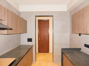 Room in 2 BHK Apartment at Santacruz West – for Sale