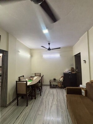 Team Area in 2 BHK Apartment at Matunga West – for Rent