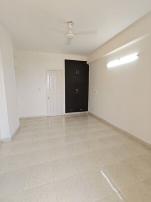Room in 3 BHK Apartment at Tulip White, Sector 69 – for Rent