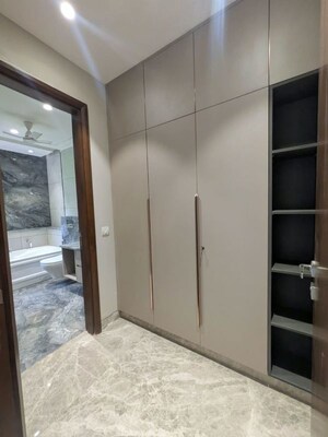 Building Lobby in 3 BHK Builder Floor at Sector 57 – for Rent