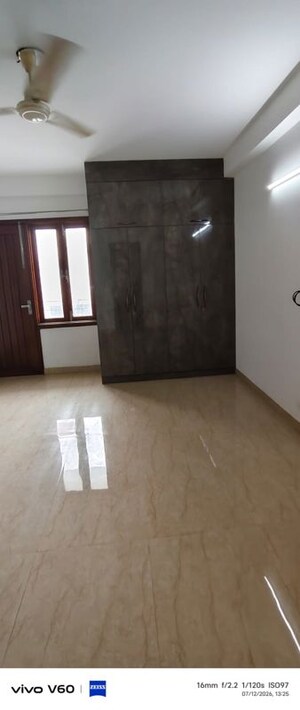 Room in 3 BHK Builder Floor at Palam Vihar – for Sale