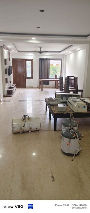 Team Area in 3 BHK Builder Floor at Palam Vihar – for Sale