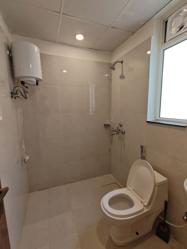 Bathroom, pyramid-fusion-homes 2 Bedroom 691 Sq.Ft. Apartment In Sector 70a Gurgaon 10792677