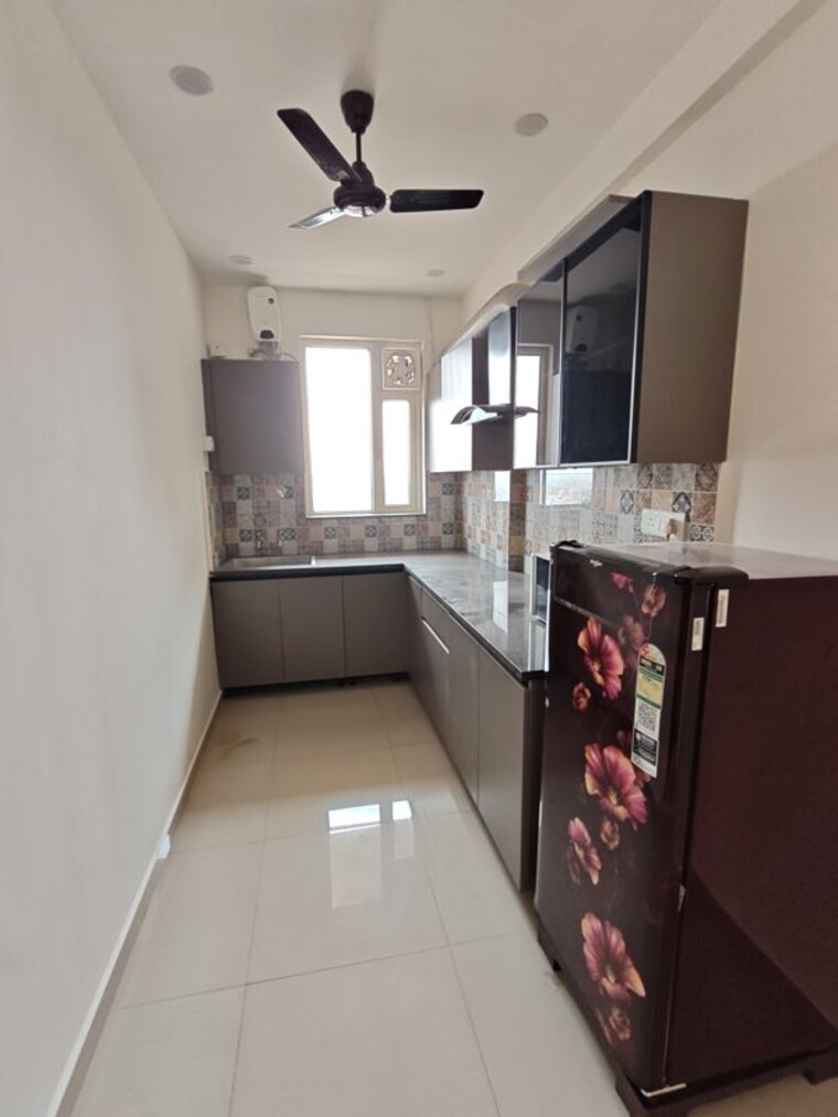 Kitchen, pyramid-fusion-homes 2 Bedroom 691 Sq.Ft. Apartment In Sector 70a Gurgaon 10792677