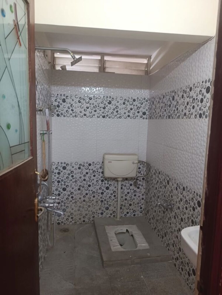 Bathroom, rt nagar 2 Bedroom 1000 Sq.Ft. Apartment In Rt Nagar Bangalore 10792693