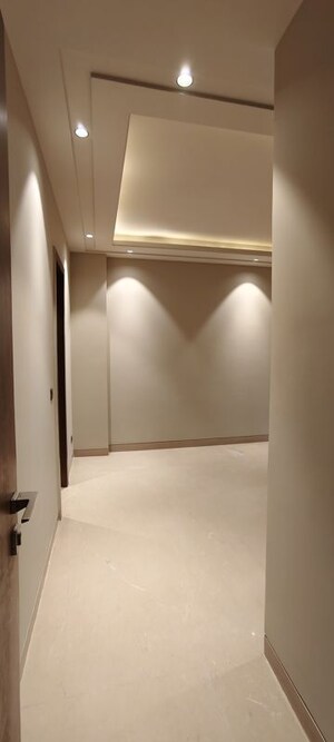 Room in 3 BHK Builder Floor at Sector 55 – for Rent