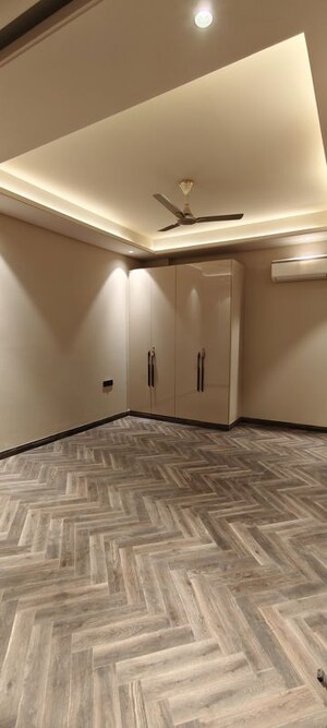 Bedroom in 3 BHK Builder Floor at Sector 55 – for Rent