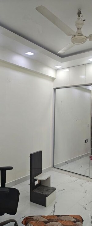 Furnished Amenities in 3 BHK Apartment at Sector 9 Dwarka – for Rent