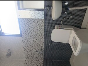 Bathroom in 3 BHK Apartment at Vipul World Floors, Sector 48 – for Rent