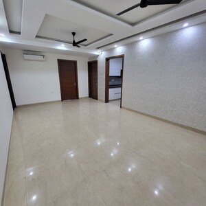 Room in 3 BHK Builder Floor at Sector 57 – for Rent