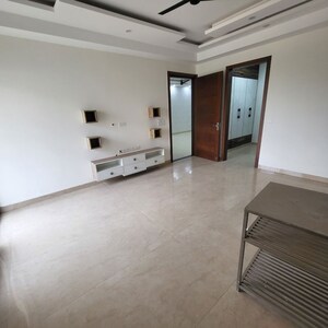 Living Room in 3 BHK Builder Floor at Sector 57 – for Rent