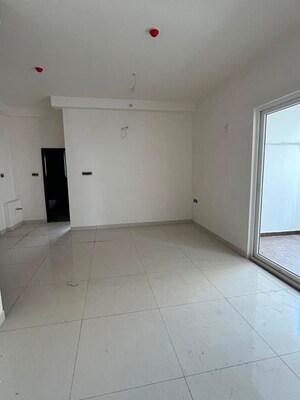 Room in 2 BHK Apartment at Candeur Crescent, Serilingampally – for Sale