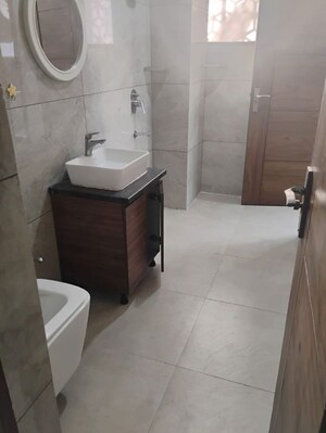 Bathroom in 1 BHK Builder Floor at Sector 56 – for Rent