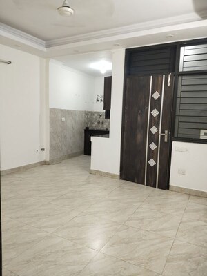 Room in 1 BHK Apartment at Panchsheel Vihar – for Rent