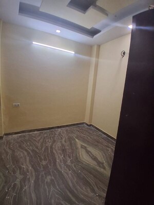 Room in 2 BHK Builder Floor at Rohini Sector 23 – for Rent