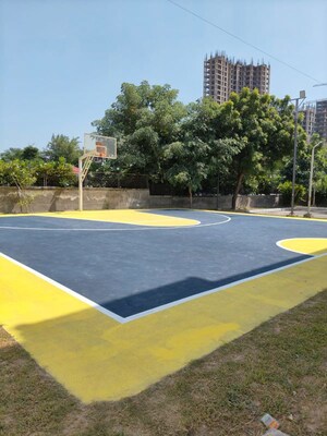 Swimming Pool in 5 BHK Villa at Jaypee Greens Kingswood Oriental, Sector 128 – for Sale